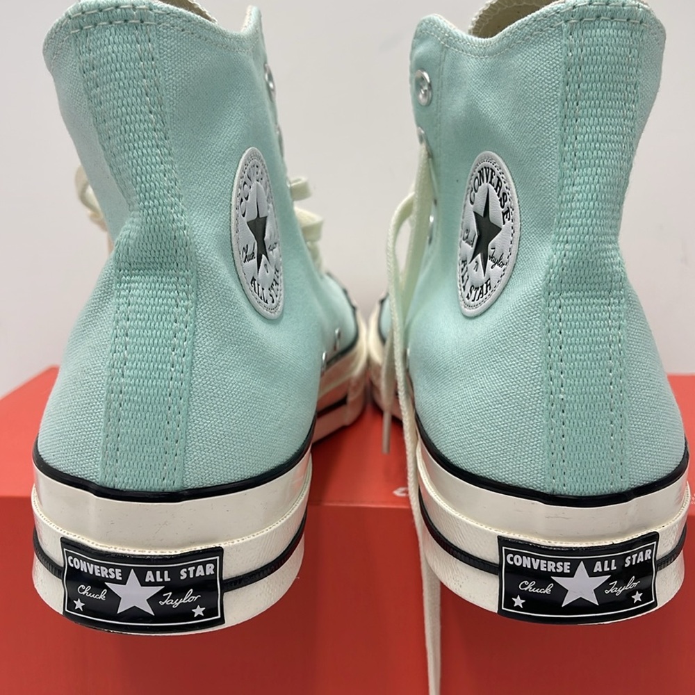Converse Men’s A08614F
CHUCK 70 HI
POLAR BEAM/EGRET/BLACK Sneakers - Picture 13 of 16